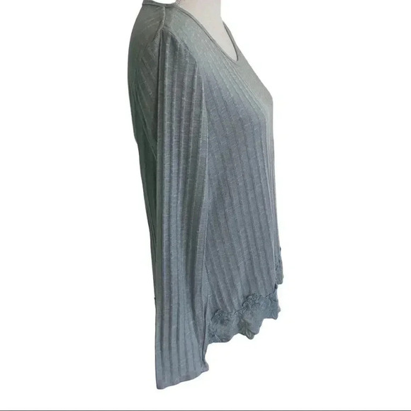 Rewind XL long sleeve knit top EUC - Picture 2 of 7